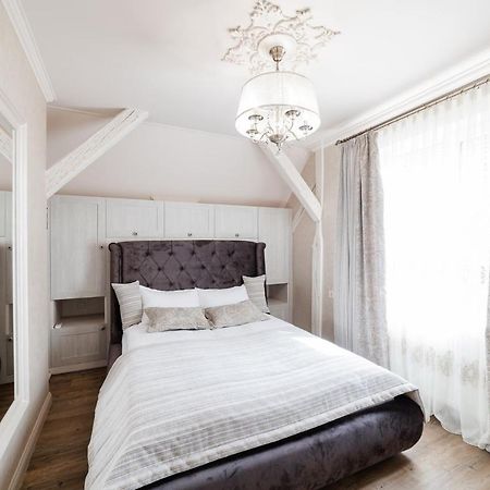 Lux Apartment On Duhnovicha Street .Free Parking. Oujhorod Extérieur photo