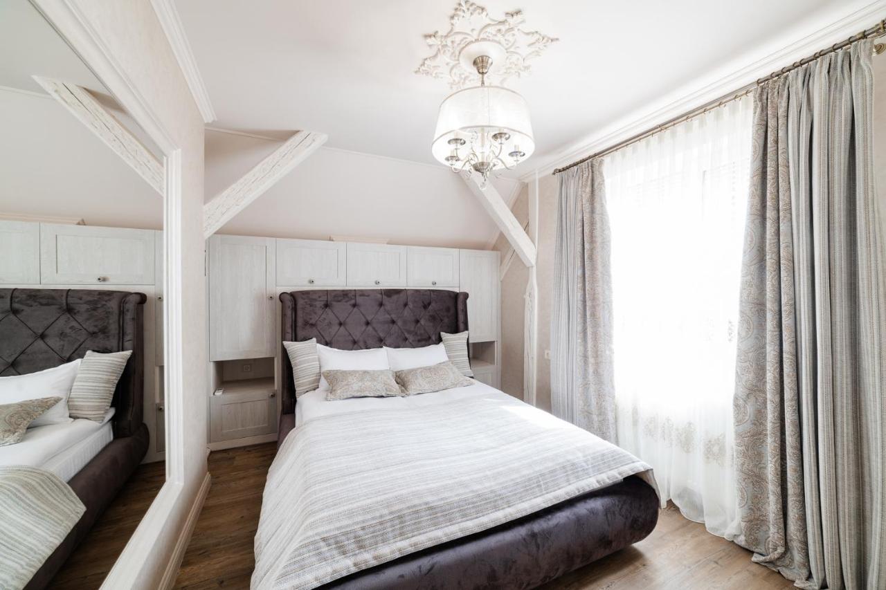 Lux Apartment On Duhnovicha Street .Free Parking. Oujhorod Extérieur photo