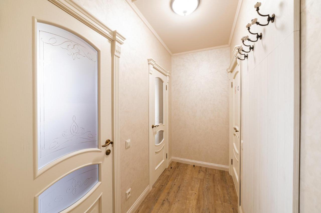 Lux Apartment On Duhnovicha Street .Free Parking. Oujhorod Extérieur photo